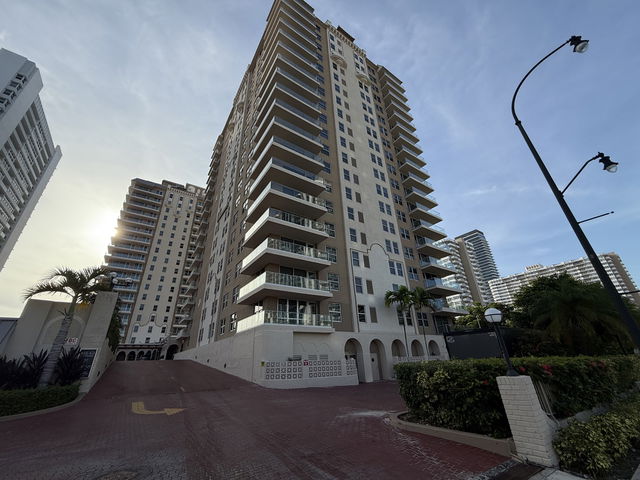 Malaga Towers  photo 2